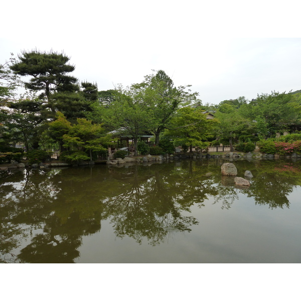 Picture Japan Kyoto Yasaka Shrine 2010-06 14 - Around Yasaka Shrine