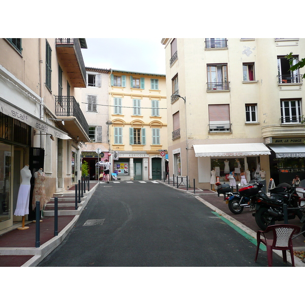 Picture France Vence Place du Grand Jardin 2007-07 7 - Journey Place du Grand Jardin