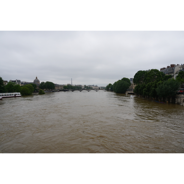 Picture France Paris Seine river 2016-06 33 - History Seine river