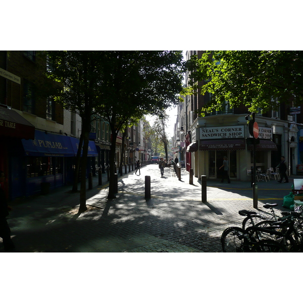 Picture United Kingdom London Shaftesbury Avenue 2007-09 94 - Discovery Shaftesbury Avenue