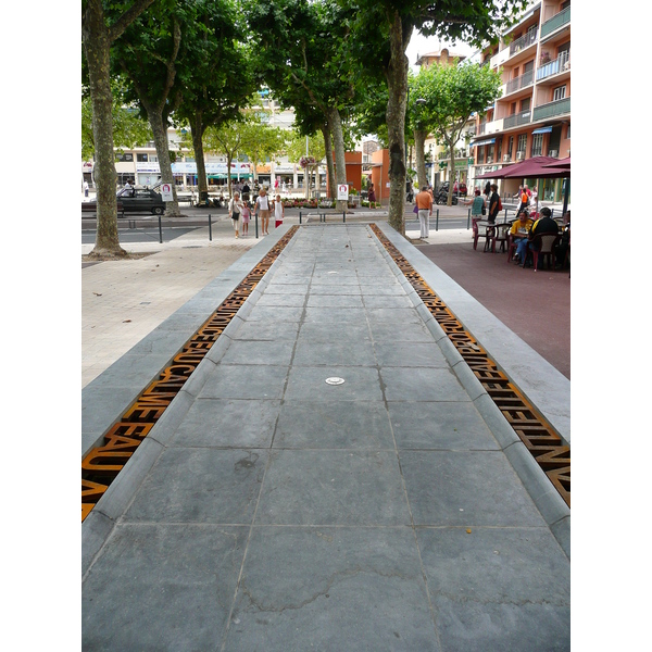 Picture France Vence Place du Grand Jardin 2007-07 15 - Journey Place du Grand Jardin