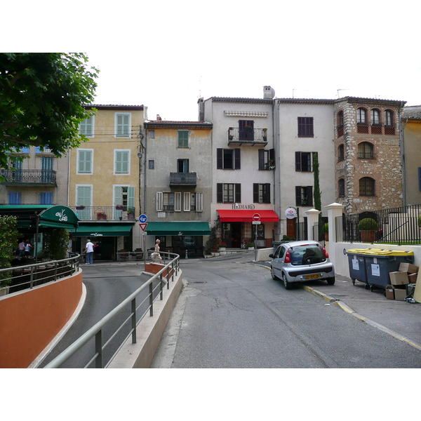 Picture France Vence Place du Grand Jardin 2007-07 3 - Tour Place du Grand Jardin