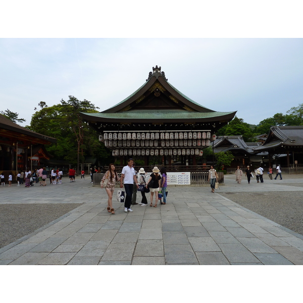 Picture Japan Kyoto Yasaka Shrine 2010-06 3 - Discovery Yasaka Shrine