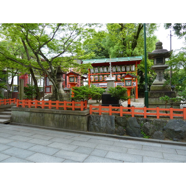 Picture Japan Kyoto Yasaka Shrine 2010-06 21 - Discovery Yasaka Shrine