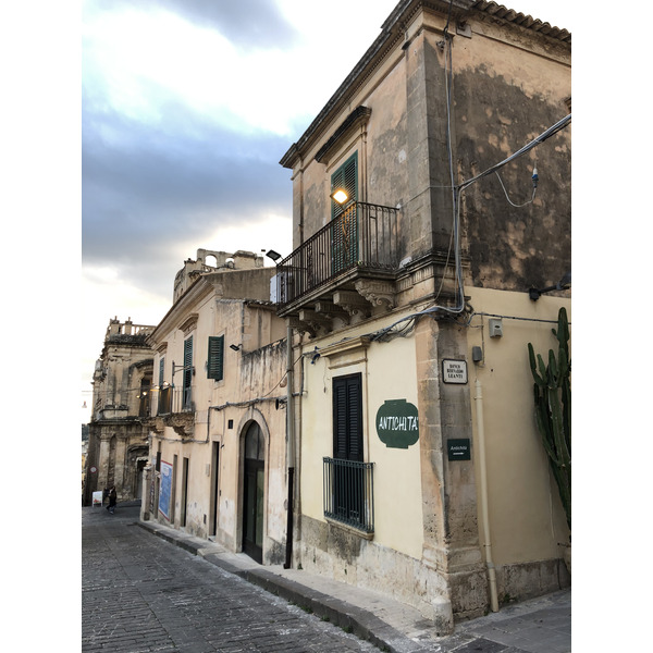 Picture Italy Sicily Noto 2020-02 70 - Center Noto