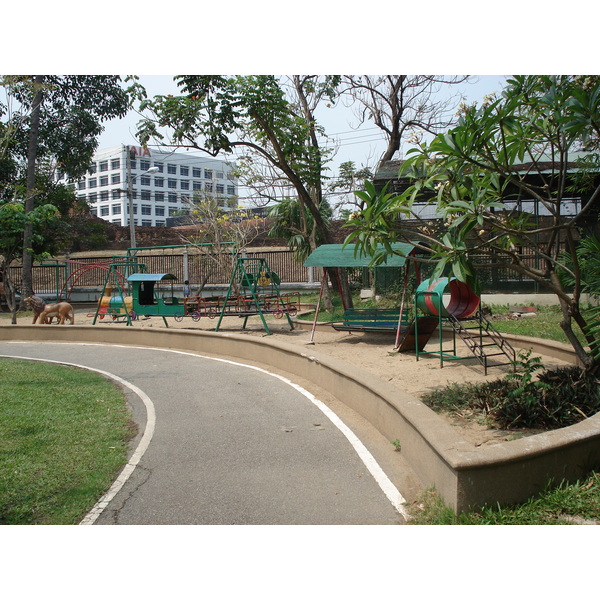 Picture Thailand Chiang Mai Inside Canal Buak Had Park 2006-04 9 - Discovery Buak Had Park