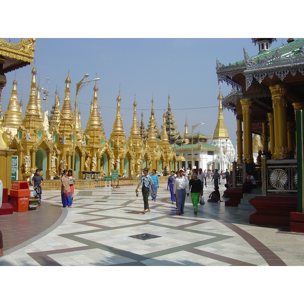 Picture Myanmar Yangon Shwedagon Pagoda 2005-01 54 - Center Shwedagon Pagoda