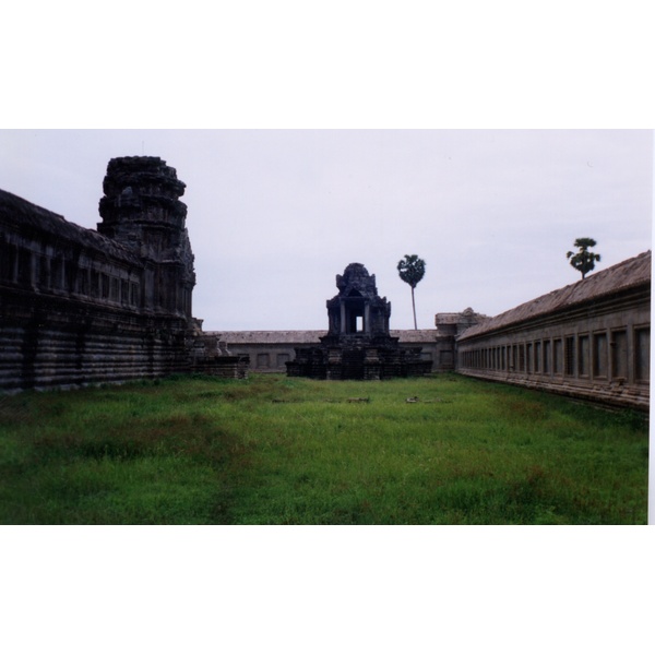 Picture Cambodia Angkor 1996-06 65 - Recreation Angkor