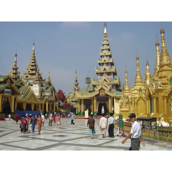 Picture Myanmar Yangon Shwedagon Pagoda 2005-01 15 - Tour Shwedagon Pagoda