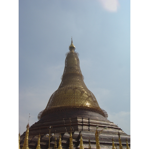 Picture Myanmar Yangon Shwedagon Pagoda 2005-01 47 - Tours Shwedagon Pagoda