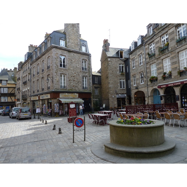 Picture France Dinan 2010-04 52 - Center Dinan