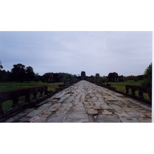 Picture Cambodia Angkor 1996-06 69 - History Angkor