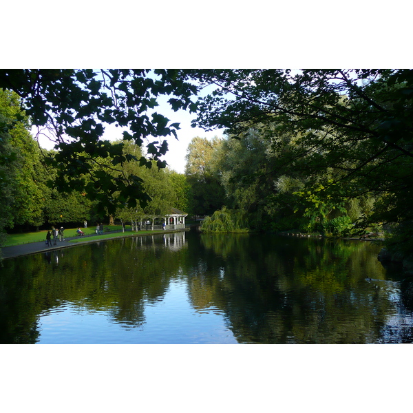 Picture Ireland Dublin St. Stephen's Green 2008-09 46 - Tour St. Stephen's Green