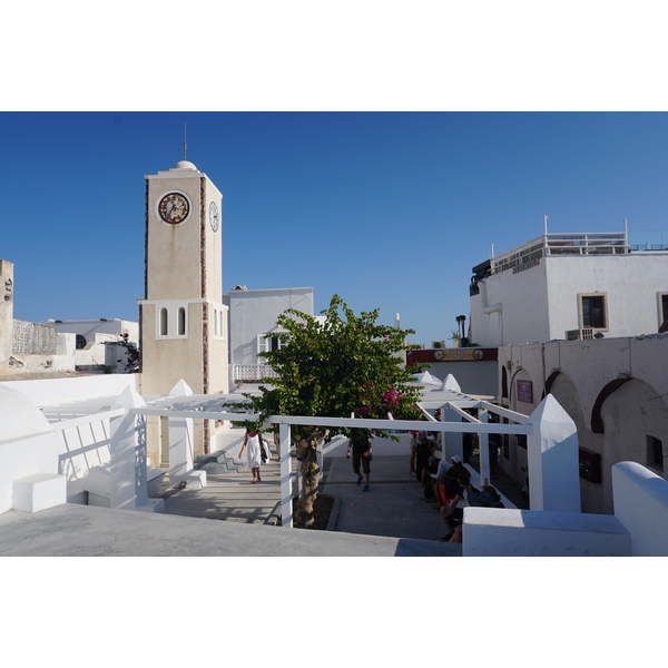 Picture Greece Santorini Oia 2016-07 95 - Center Oia