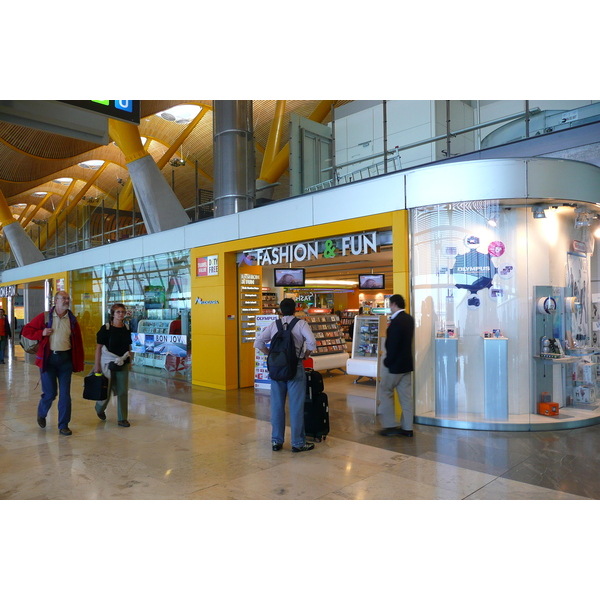 Picture Spain Madrid Barajas Airport 2007-09 54 - Center Barajas Airport