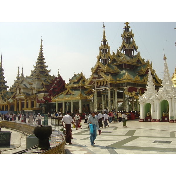 Picture Myanmar Yangon Shwedagon Pagoda 2005-01 6 - Recreation Shwedagon Pagoda