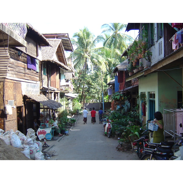 Picture Myanmar Myeik (Mergui) 2005-01 12 - Discovery Myeik (Mergui)