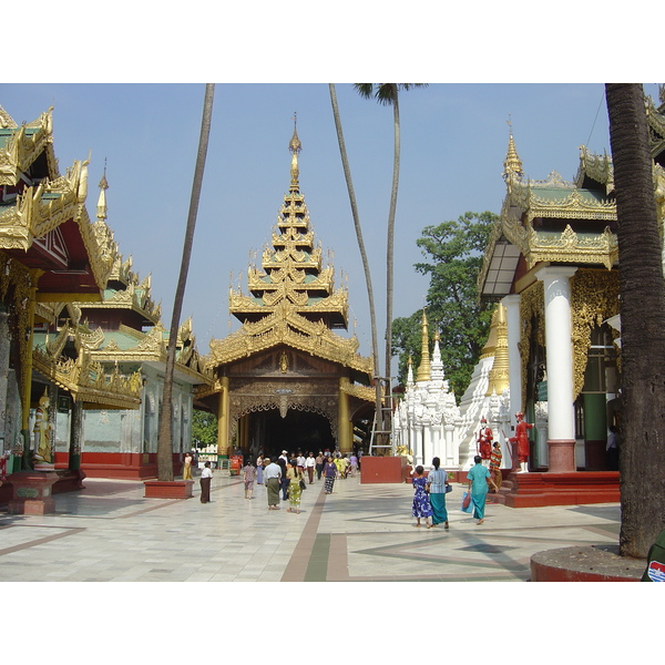 Picture Myanmar Yangon Shwedagon Pagoda 2005-01 32 - Tour Shwedagon Pagoda