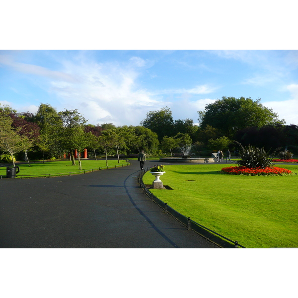 Picture Ireland Dublin St. Stephen's Green 2008-09 48 - Tours St. Stephen's Green