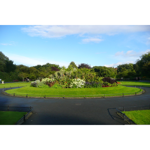 Picture Ireland Dublin St. Stephen's Green 2008-09 44 - Journey St. Stephen's Green