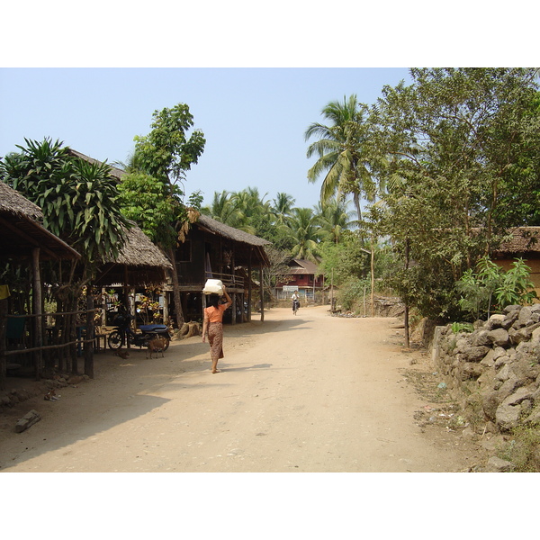 Picture Myanmar Maungmagan North 2005-01 61 - Tour Maungmagan North