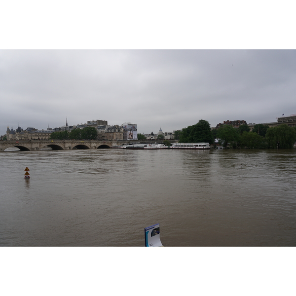 Picture France Paris Seine river 2016-06 9 - Tour Seine river