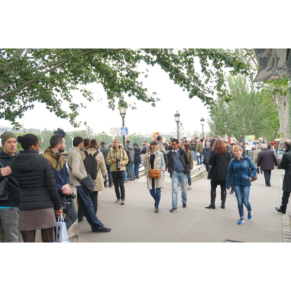 Picture France Paris Seine river 2016-06 5 - Tours Seine river