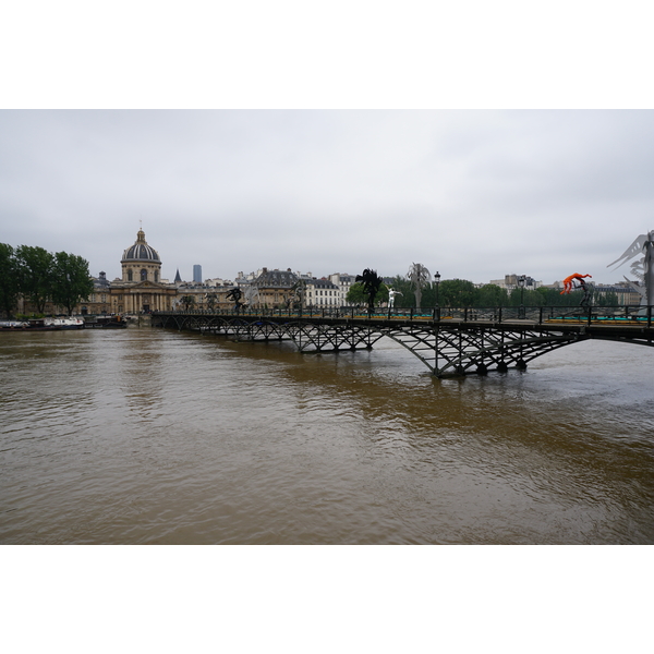 Picture France Paris Seine river 2016-06 15 - Tours Seine river