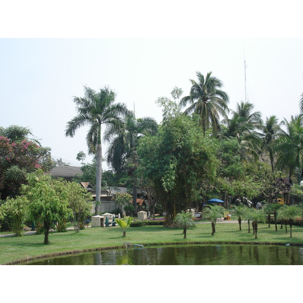 Picture Thailand Chiang Mai Inside Canal Buak Had Park 2006-04 16 - Tour Buak Had Park