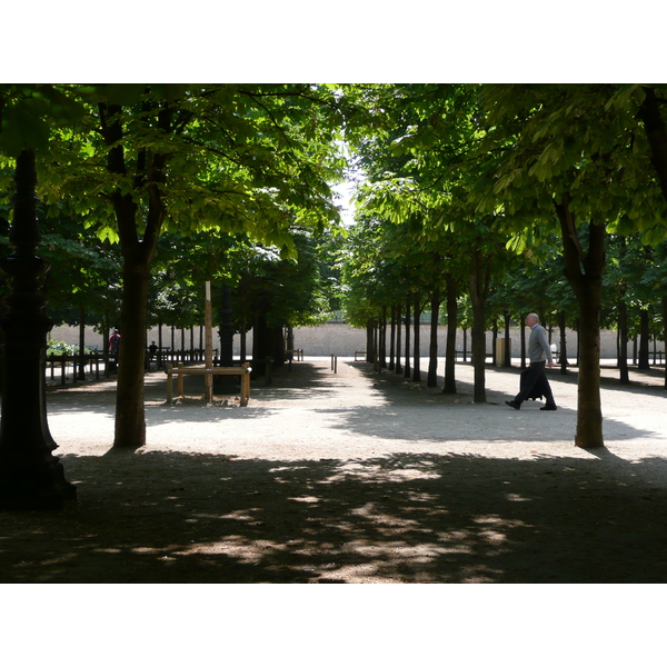 Picture France Paris Garden of Tuileries 2007-05 323 - Center Garden of Tuileries