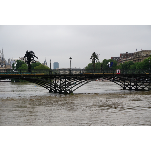 Picture France Paris Seine river 2016-06 28 - Tour Seine river