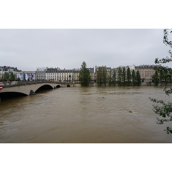 Picture France Paris Seine river 2016-06 14 - History Seine river