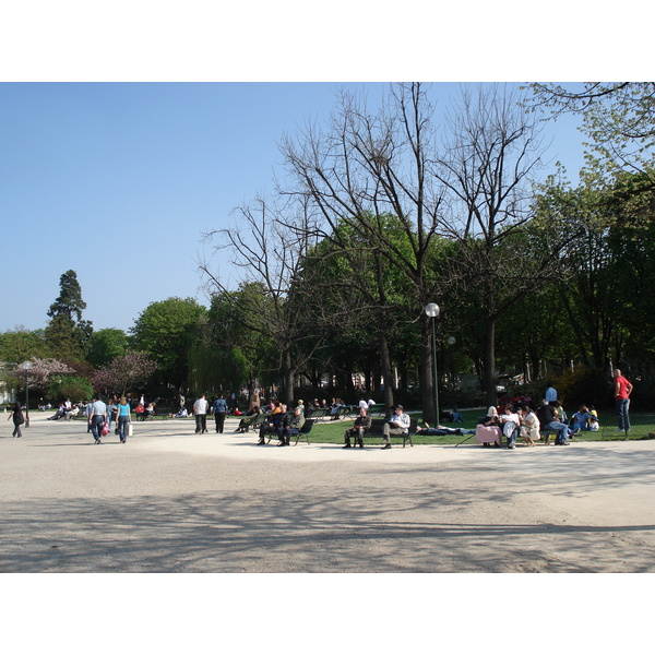 Picture France Paris Champs Elysees 2006-04 11 - Discovery Champs Elysees