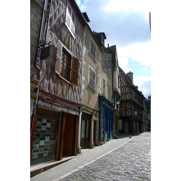 Picture France Bourges 2008-04 69 - Center Bourges