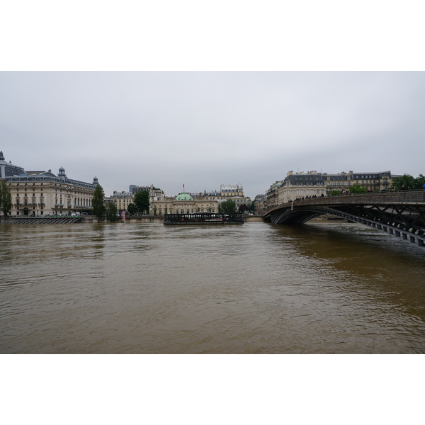 Picture France Paris Seine river 2016-06 59 - Center Seine river