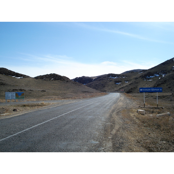 Picture Kazakhstan Almaty to Charyn Canyon road 2007-03 19 - History Almaty to Charyn Canyon road