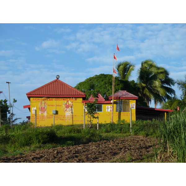 Picture Fiji Nadi to Sigatoka road 2010-05 29 - History Nadi to Sigatoka road