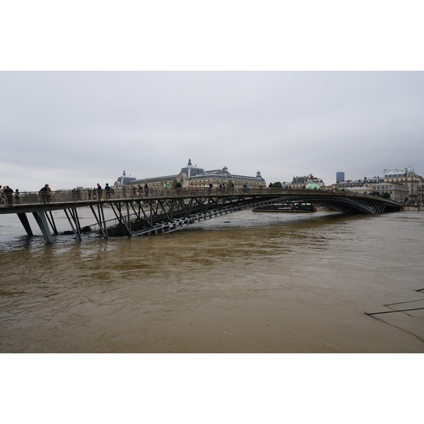 Picture France Paris Seine river 2016-06 16 - Tour Seine river