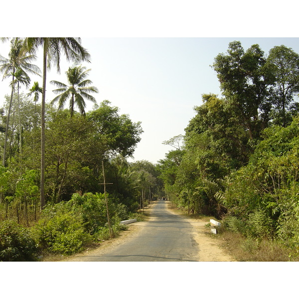 Picture Myanmar Road from Dawei to Maungmagan beach 2005-01 5 - History Road from Dawei to Maungmagan beach