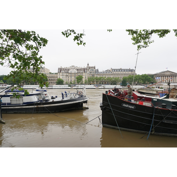 Picture France Paris Seine river 2016-06 56 - Tour Seine river