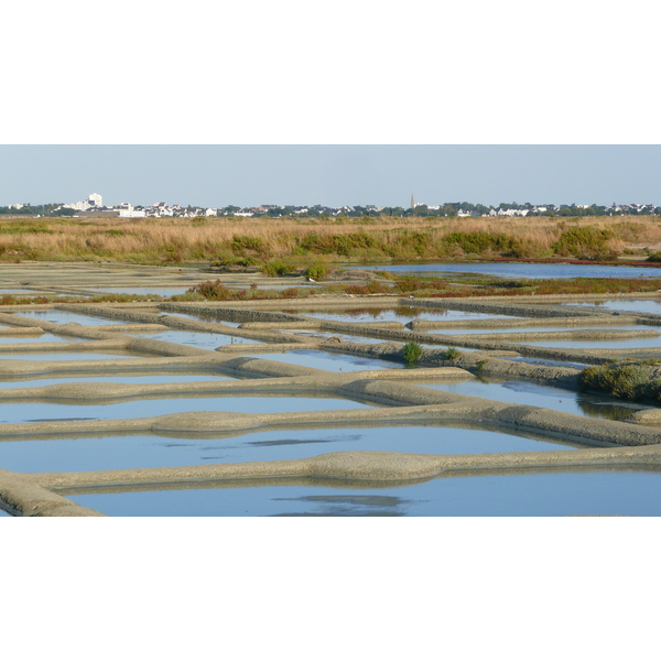 Picture France Guerande Les marais salants 2007-08 26 - Tours Les marais salants