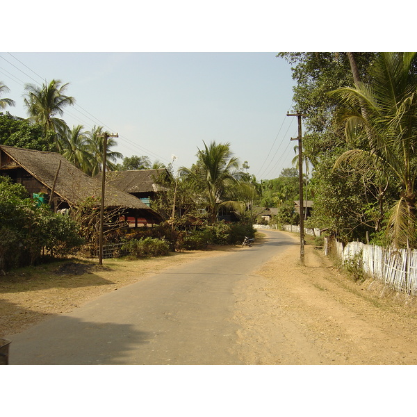 Picture Myanmar Road from Dawei to Maungmagan beach 2005-01 61 - Journey Road from Dawei to Maungmagan beach