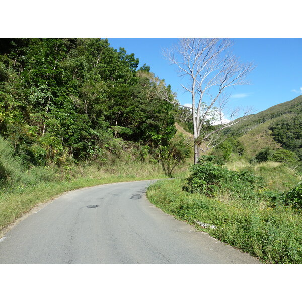 Picture New Caledonia Canala to La Foa road 2010-05 23 - Recreation Canala to La Foa road