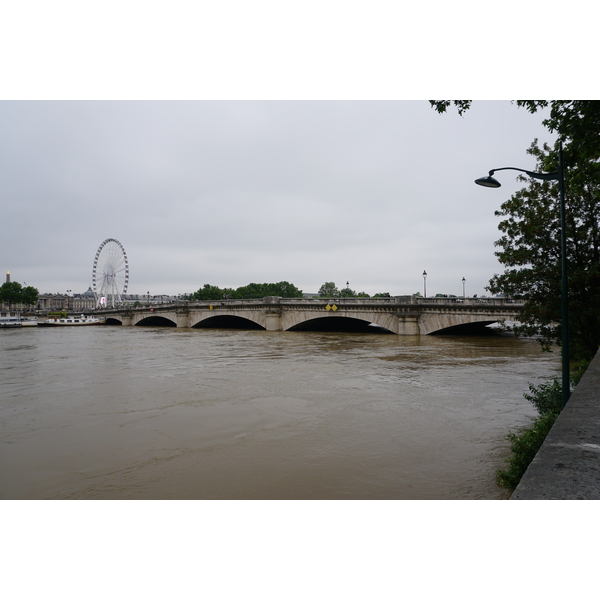 Picture France Paris Seine river 2016-06 69 - Around Seine river