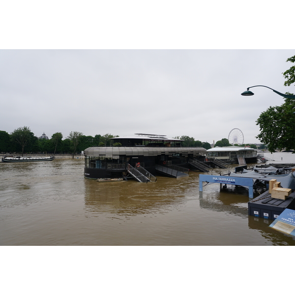 Picture France Paris Seine river 2016-06 81 - Around Seine river