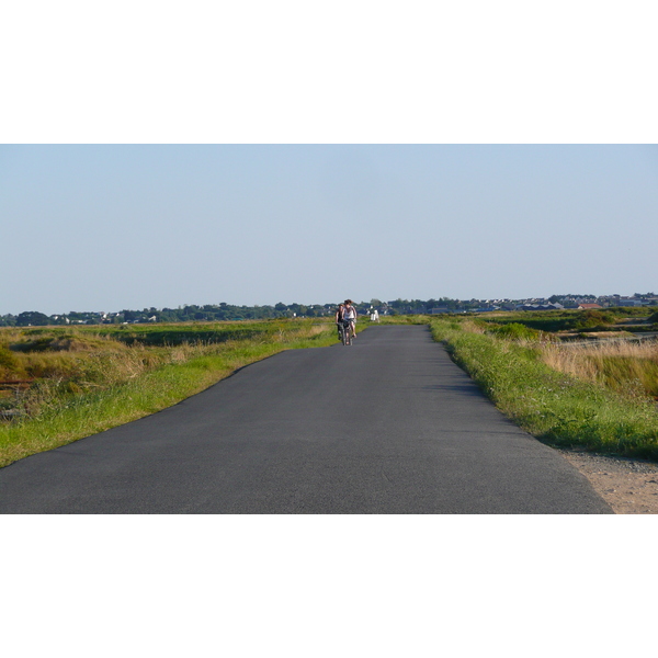 Picture France Guerande Les marais salants 2007-08 32 - Tours Les marais salants