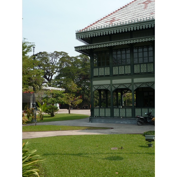 Picture Thailand Bangkok Vimanmek Palace 2011-01 18 - Center Vimanmek Palace