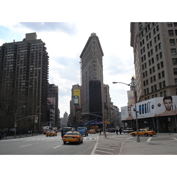 Picture United States New York down the 5th Avenue 2006-03 34 - Center down the 5th Avenue