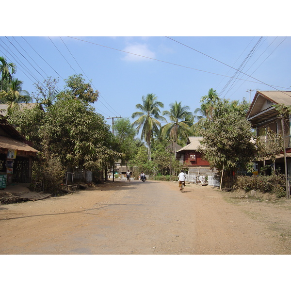 Picture Myanmar Road from Dawei to Maungmagan beach 2005-01 0 - Tours Road from Dawei to Maungmagan beach