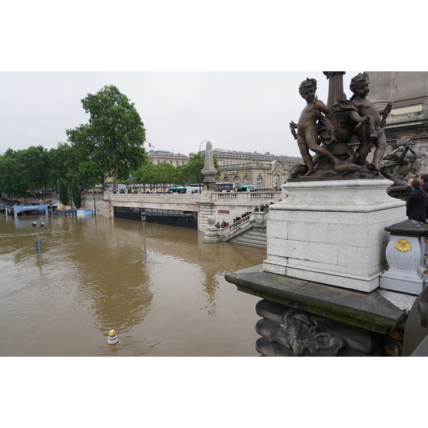 Picture France Paris Seine river 2016-06 77 - Tours Seine river